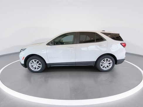 Used 2022 Chevrolet Equinox LS w/ LS Convenience Package AWD/4WD image 5