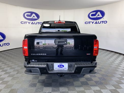 Used 2022 Chevrolet Colorado Z71 w/ Z71 Midnight Edition AWD/4WD image 4