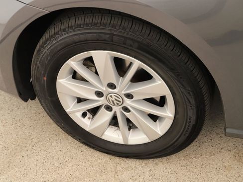 Used 2017 Volkswagen Golf S FWD image 35