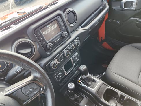 Used 2018 Jeep Wrangler Unlimited Sport AWD/4WD image 27