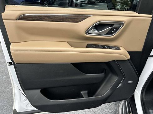 Used 2022 Chevrolet Suburban Premier image 24