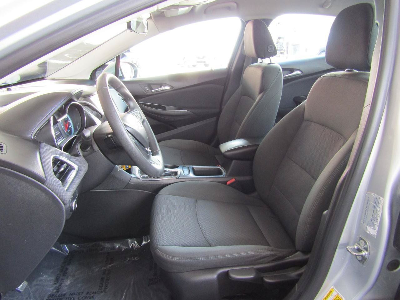 Used 2017 Chevrolet Cruze LT FWD image 8