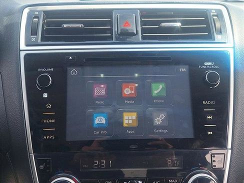 Used 2018 Subaru Outback 2.5i Premium image 12