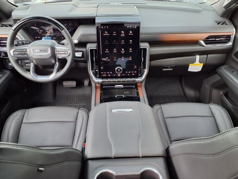 New 2025 GMC Yukon Denali w/ Denali Reserve Package image 6