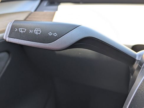 Used 2022 Tesla Model 3 Long Range AWD/4WD image 18