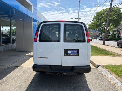 New 2026 Chevrolet Express 3500 RWD image 4