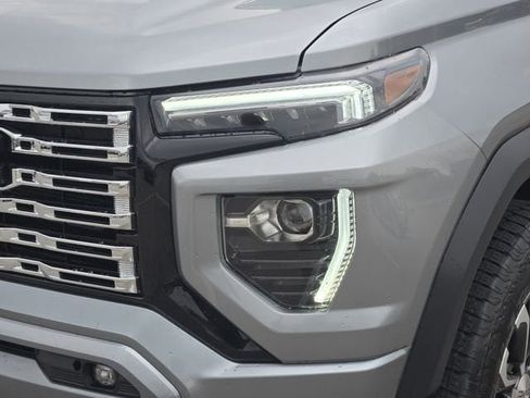 Used 2024 GMC Canyon Denali AWD/4WD image 10