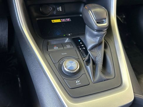 Used 2024 Toyota RAV4 XSE w/ Advanced Technology Package AWD/4WD image 18