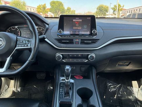 Used 2020 Nissan Altima 2.5 SR FWD image 16