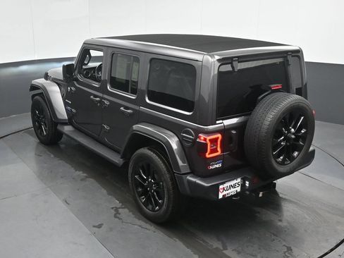 Used 2021 Jeep Wrangler Unlimited Sahara w/ Cold Weather Group AWD/4WD image 40