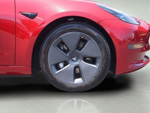 Used 2023 Tesla Model 3 Standard Range RWD image 4