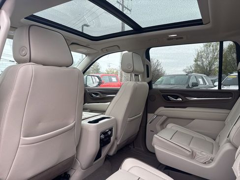 Used 2023 GMC Yukon XL Denali AWD/4WD image 15