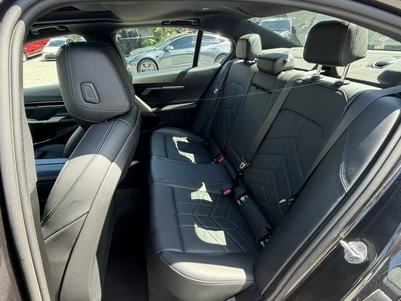 Used 2025 BMW 530i RWD image 16