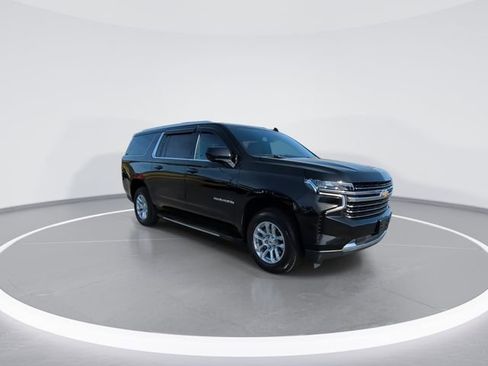 Used 2021 Chevrolet Suburban LT RWD image 2