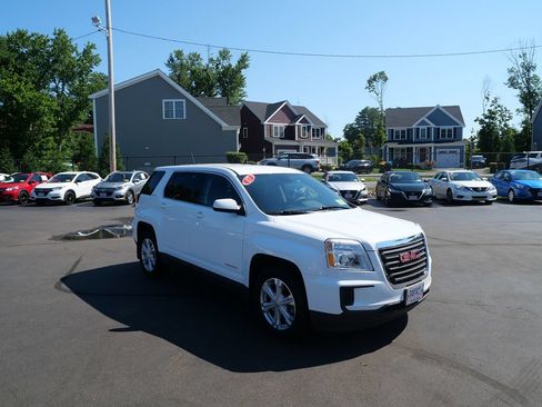 Used 2017 GMC Terrain SLE FWD image 2
