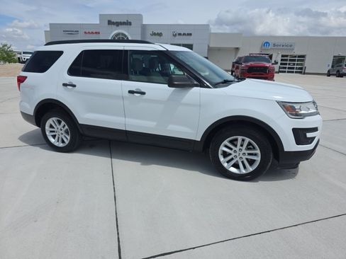 Used 2017 Ford Explorer 4WD image 4