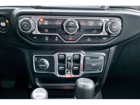 Used 2023 Jeep Gladiator Overland image 27