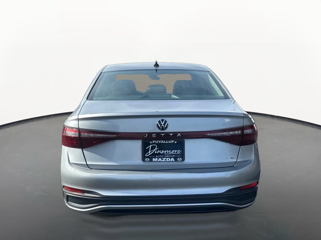 Used 2025 Volkswagen Jetta SE FWD image 4