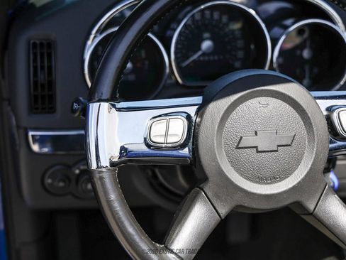 Used 2006 Chevrolet SSR w/ Preferred Equipment Group RWD image 47