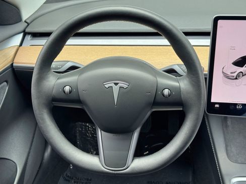 Used 2022 Tesla Model 3 Long Range AWD/4WD image 18