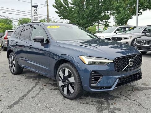 Certified 2024 Volvo XC60 T8 Plus w/ Climate Package AWD/4WD image 1