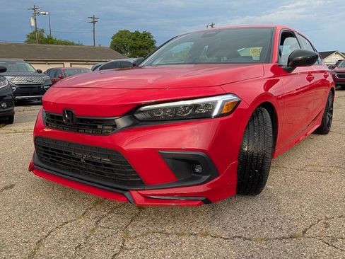 Used 2023 Honda Civic Sport image 2