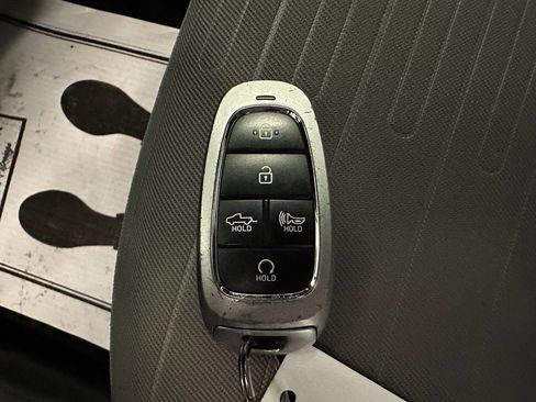 Used 2023 Hyundai Santa Cruz SEL Premium image 17