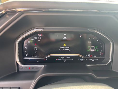 Used 2024 GMC Sierra 2500 AT4 w/ AT4 Premium Plus Package AWD/4WD image 8