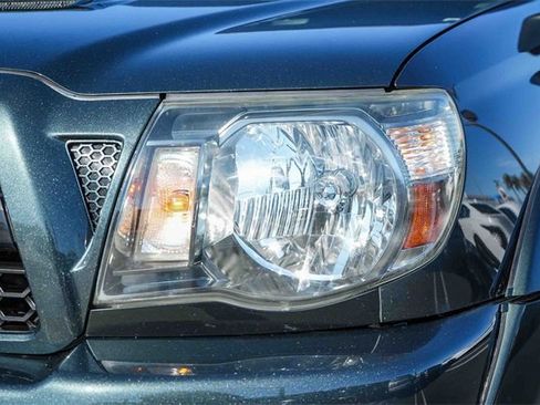 Used 2011 Toyota Tacoma PreRunner image 5