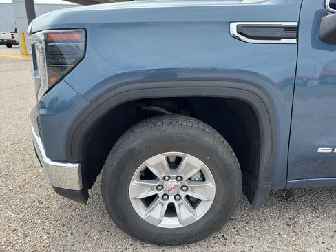 Used 2024 GMC Sierra 1500 SLE AWD/4WD image 2