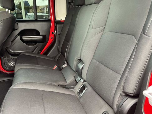 Used 2021 Jeep Gladiator Willys image 22