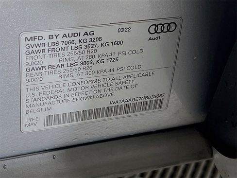 Certified 2022 Audi e-tron Premium w/ Convenience Plus Package image 31