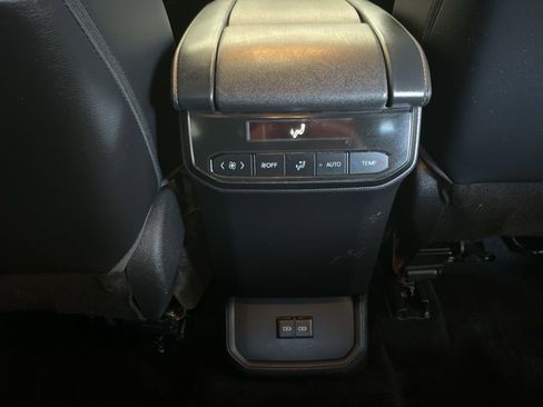 Used 2022 Toyota Highlander XSE image 26