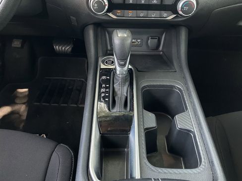Used 2025 Nissan Sentra SV FWD image 10