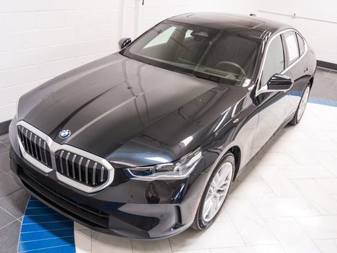 Used 2025 BMW 530i RWD image 40