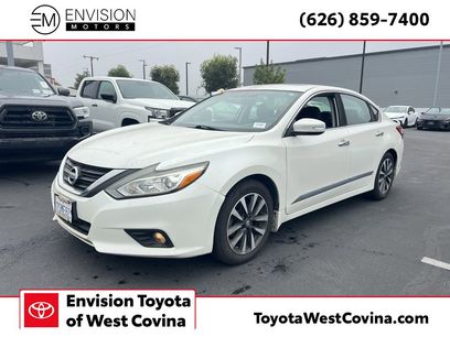 Used 2016 Nissan Altima 2.5 SV w/ Convenience Package