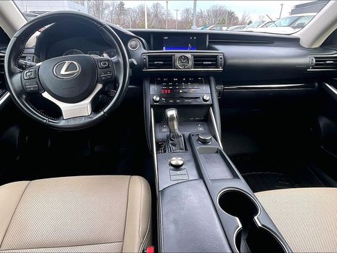 Used 2017 Lexus IS 300 AWD image 16