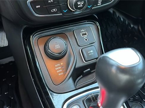 Used 2020 Jeep Compass Limited image 17