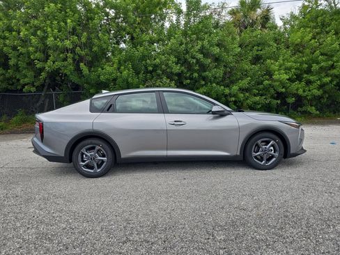New 2026 Kia K4 FWD image 9