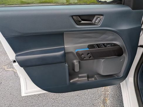 Used 2025 Ford Maverick Lobo AWD/4WD image 12