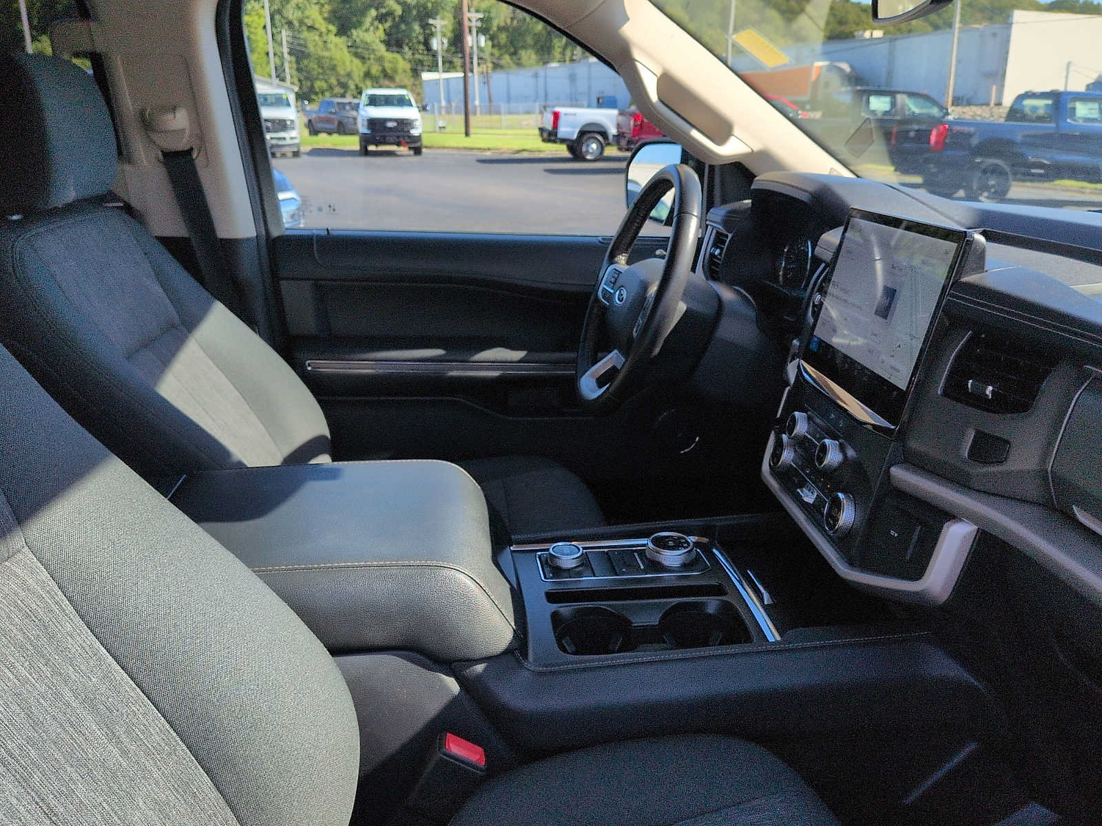 Used 2022 Ford Expedition XLT AWD/4WD image 10