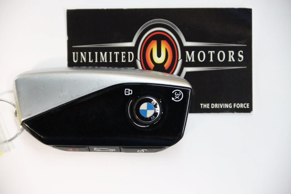 Used 2023 BMW 760i xDrive AWD/4WD image 4