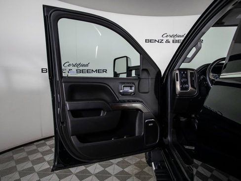 Used 2017 GMC Sierra 3500 Denali image 18