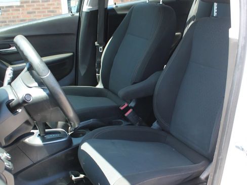 Used 2020 Chevrolet Trax LS FWD image 13