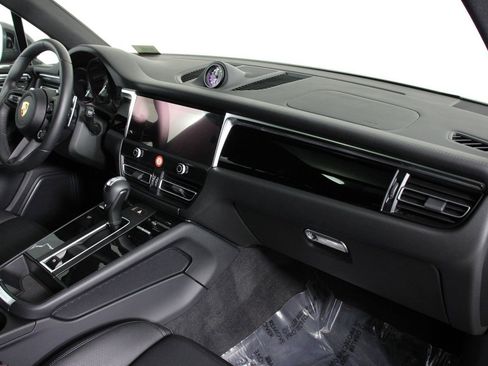 Certified 2025 Porsche Macan Turbo image 24