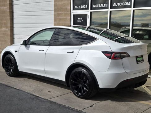 Used 2021 Tesla Model Y Long Range image 3
