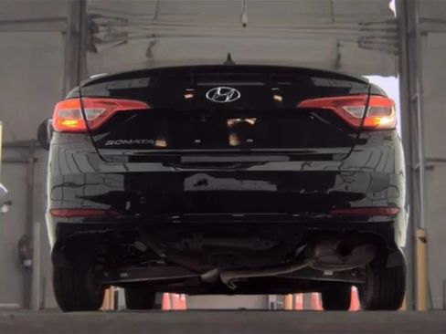 Used 2015 Hyundai Sonata SE w/ Option Group 02 FWD image 5