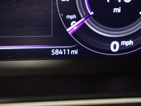 Used 2022 Volkswagen Tiguan SEL R-Line image 40