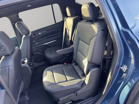 New 2026 Chevrolet Traverse LT w/ Sun and Wheel Package image 9