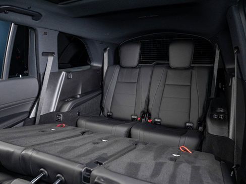 Certified 2025 Mercedes-Benz GLS 450 4MATIC image 31